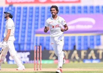 বাংলাদেশের প্রথম পেসার হিসেবে টেস্টে হাসানের হ্যাটট্রিক