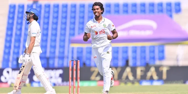 বাংলাদেশের প্রথম পেসার হিসেবে টেস্টে হাসানের হ্যাটট্রিক