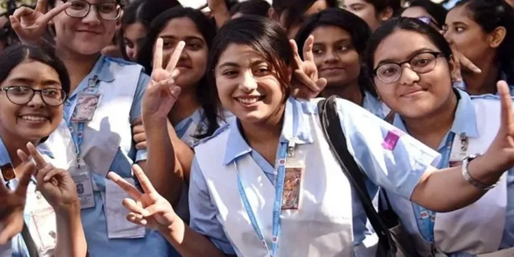এইচএসসির ফল প্রকাশের তারিখ পরিবর্তন, ফল জানা যাবে ৩১ অক্টোবর
