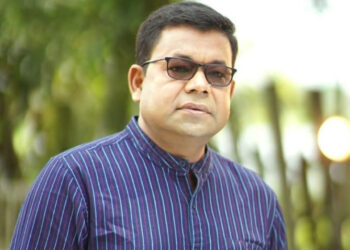 বিরতি ভেঙে সিনেমার গানে ফিরলেন মনির খান