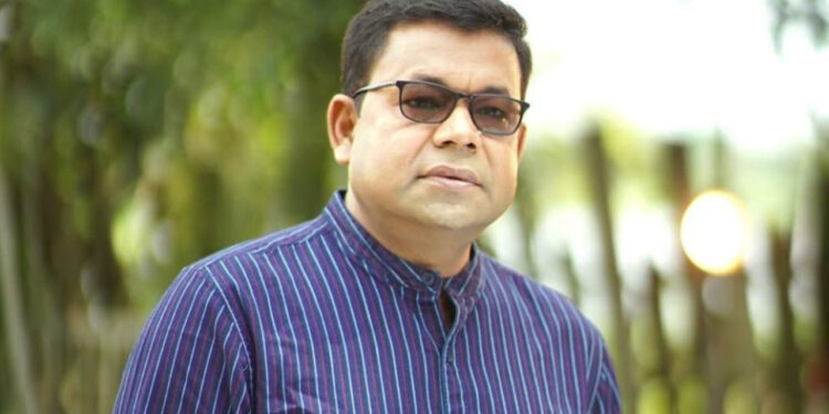 বিরতি ভেঙে সিনেমার গানে ফিরলেন মনির খান