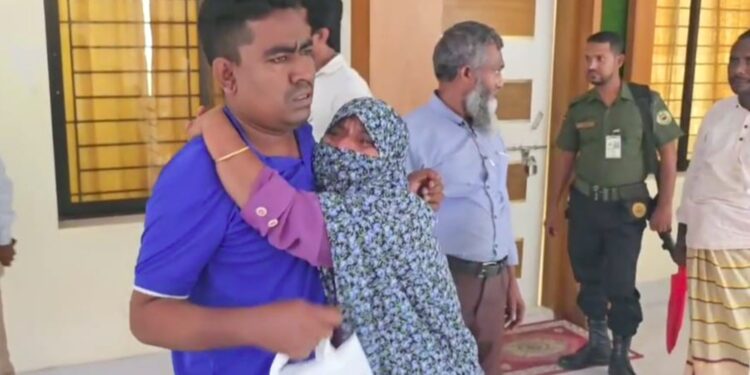 ‌‘মাকে আমার সঙ্গে দিলে আমি সুইসাইড করব’ বৃদ্ধা মাকে নিজের ঘরে আশ্রয় দিতে নারাজ ছেলে ; ইউএনওর কাছে অভিযোগ মায়ের