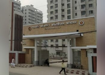 মিরপুরের পাইকপাড়ায় সরকারি কোয়ার্টারে লিফ্ট ছিঁড়ে শিশুসহ আহত ৩