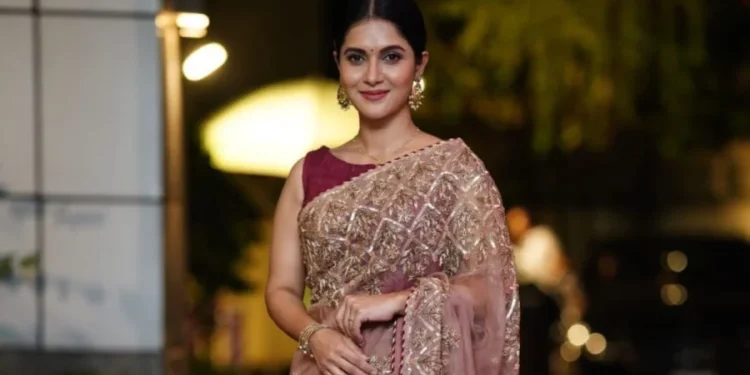 অভিনয়ের বাইরে নতুন পরিচয়ে মিথিলা, যোগ দিলেন কলম্বিয়া বিশ্ববিদ্যালয়ে