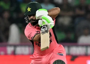শাদাব খানের বীরত্বে অবিশ্বাস্য জয়, পাকিস্তান ফাইনালে
